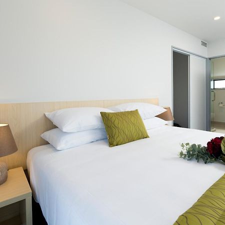 2 On Whiteleigh And 239 On Lincoln Motel ไครสต์เชิร์ช ภายนอก รูปภาพ A bedroom at the hotel