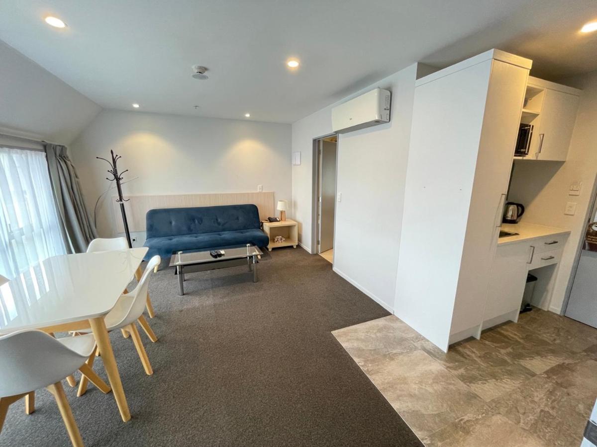 2 On Whiteleigh And 239 On Lincoln Motel ไครสต์เชิร์ช ภายนอก รูปภาพ A one-bedroom apartment at the hotel