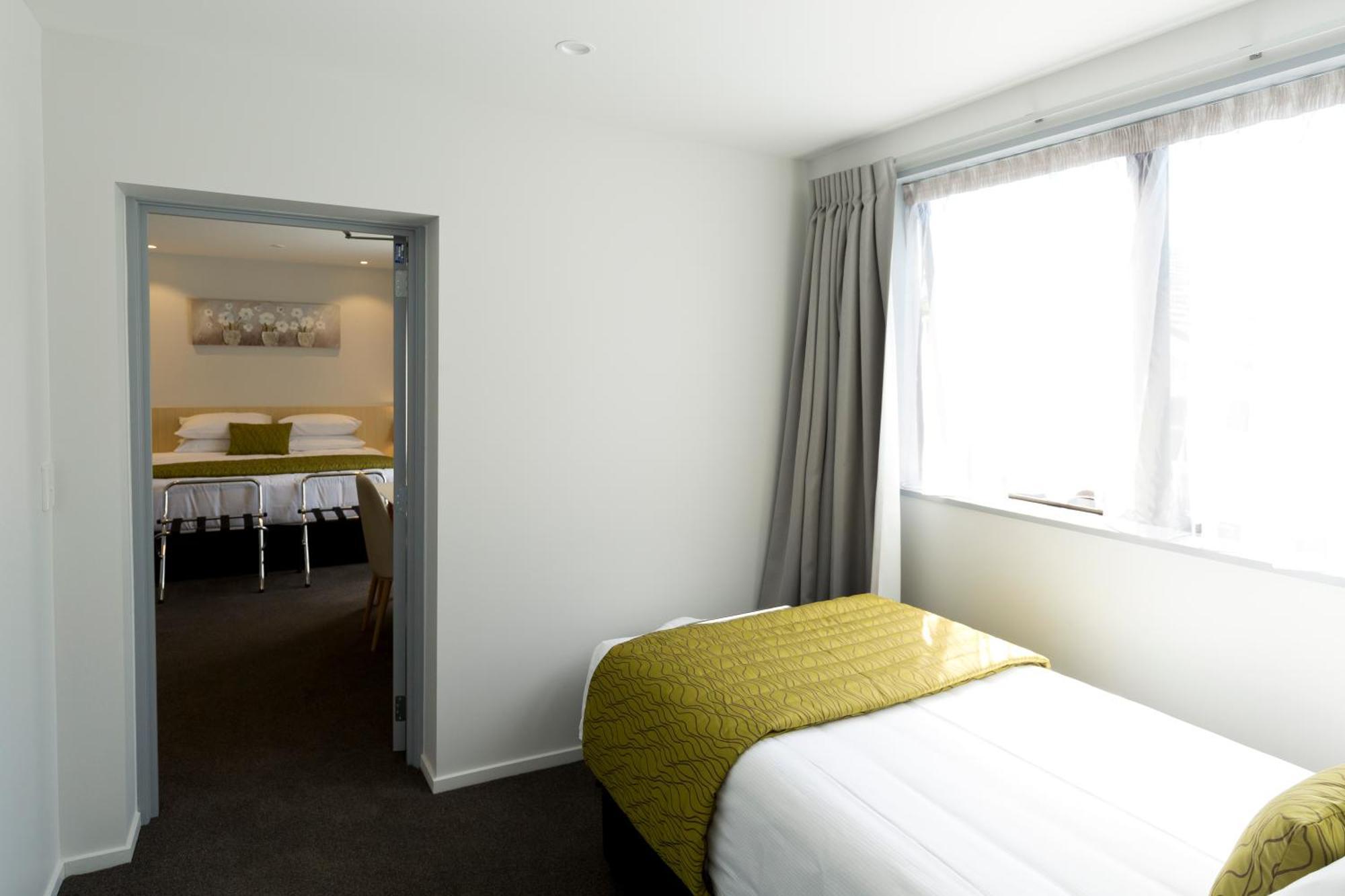 2 On Whiteleigh And 239 On Lincoln Motel ไครสต์เชิร์ช ภายนอก รูปภาพ A typical room at the hotel