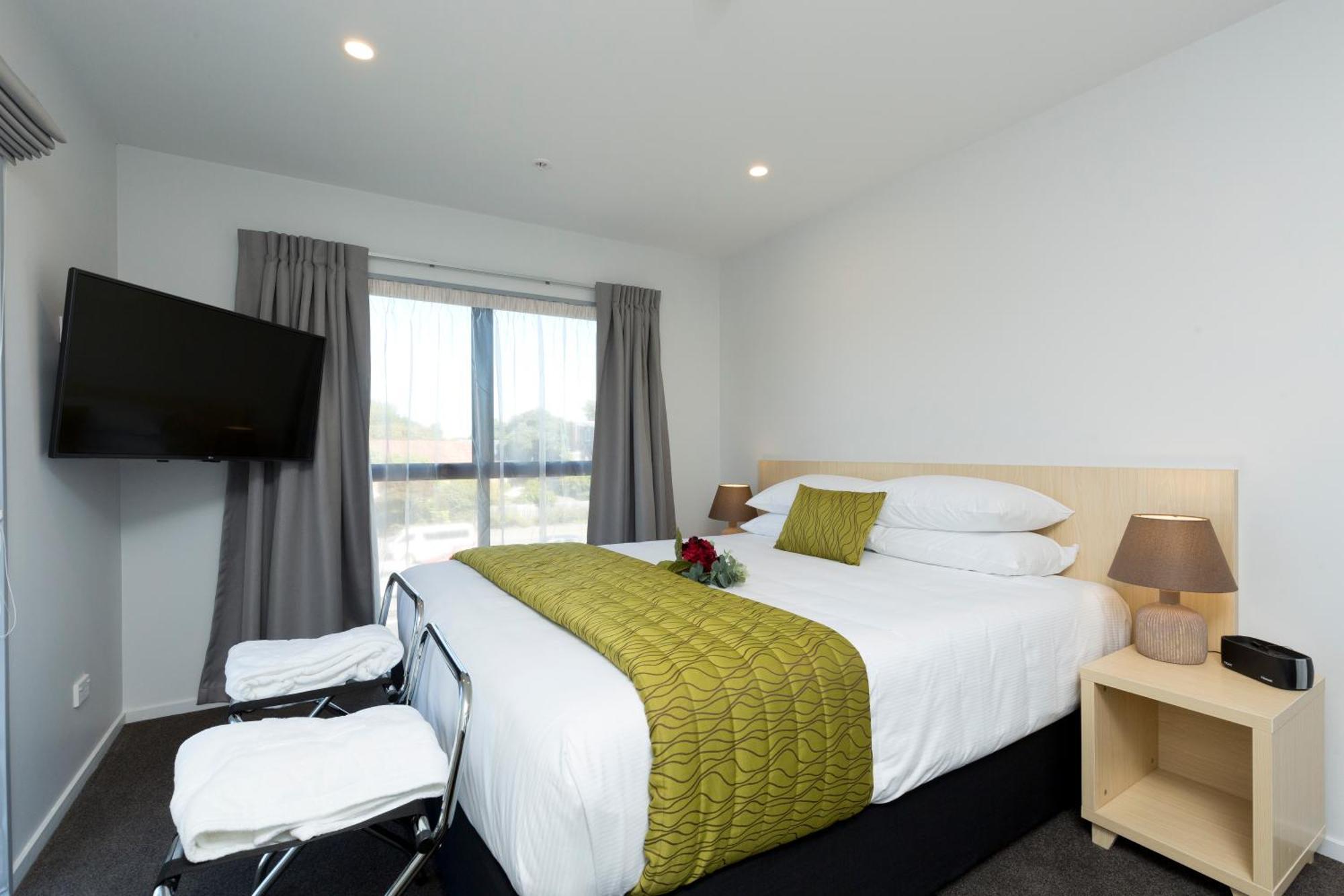2 On Whiteleigh And 239 On Lincoln Motel ไครสต์เชิร์ช ภายนอก รูปภาพ A bedroom at the hotel