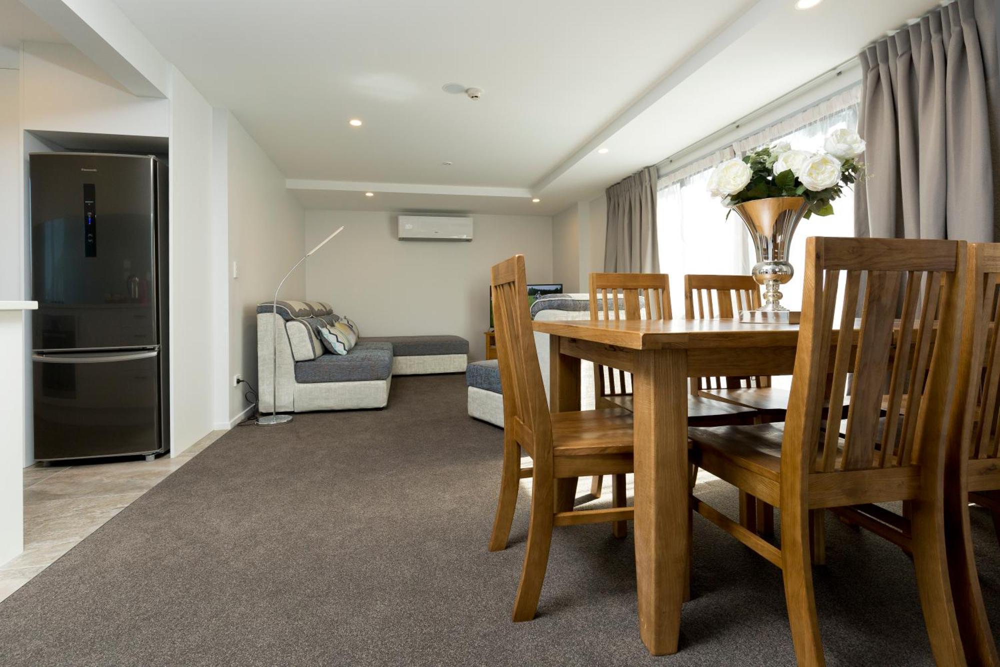 2 On Whiteleigh And 239 On Lincoln Motel ไครสต์เชิร์ช ภายนอก รูปภาพ A typical apartment at the hotel